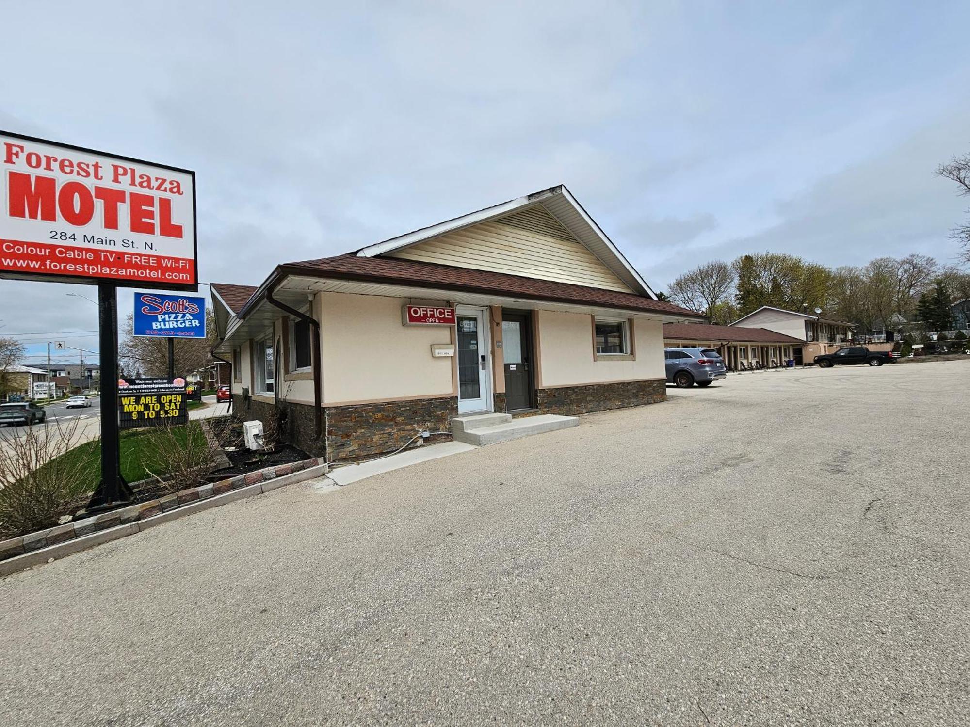 Forest Plaza Motel Mount Forest Exterior foto